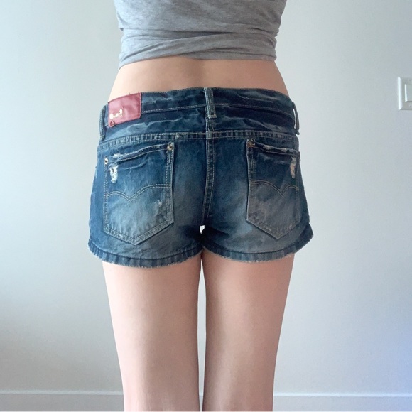 Low Rise Vintage Denim Shorts - Picture 3 of 9